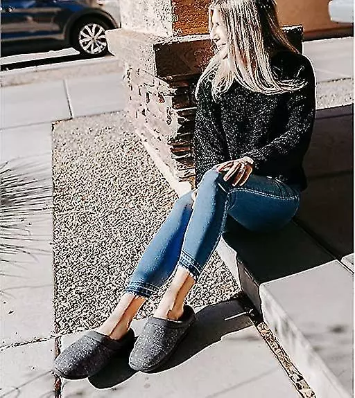 Men's Warm Knit Memory Foam Slippers Soft Yarn Slippers With Anti Slip Sole - Image 2